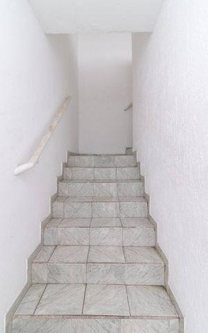 Studio para alugar com 35m², 1 quarto e sem vagaEscada