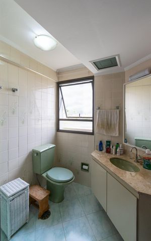 Apartamento à venda com 83m², 2 quartos e 2 vagas Apartamento à venda com 83m², 2 quartos e 2 vagasBanheiro da Suíte