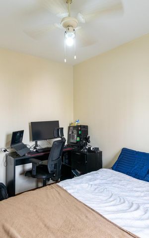 Apartamento à venda com 83m², 2 quartos e 2 vagas Apartamento à venda com 83m², 2 quartos e 2 vagasSuíte