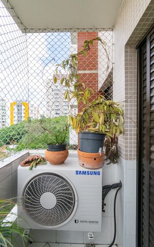 Apartamento à venda com 83m², 2 quartos e 2 vagas Apartamento à venda com 83m², 2 quartos e 2 vagasSacada da Suíte
