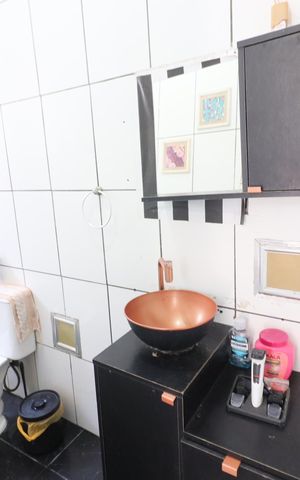 Casa à venda com 279m², 4 quartos e 3 vagasBanheiro 2