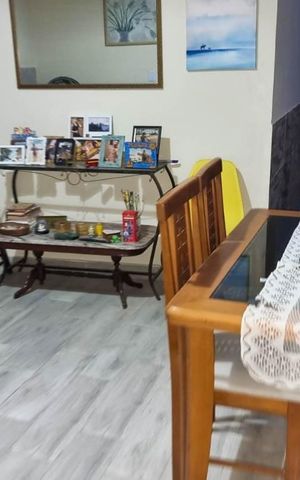 Casa à venda com 135m², 4 quartos e sem vaga Casa à venda com 135m², 4 quartos e sem vagaSala