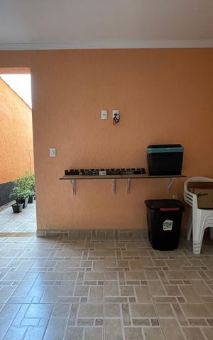 Casa à venda com 165m², 3 quartos e 2 vagas Casa à venda com 165m², 3 quartos e 2 vagasQuintal - Salão