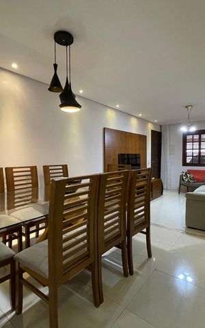 Casa à venda com 165m², 3 quartos e 2 vagas Casa à venda com 165m², 3 quartos e 2 vagasSala