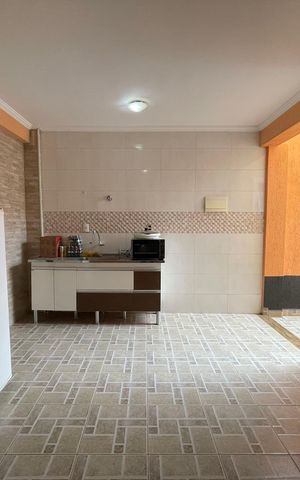 Casa à venda com 165m², 3 quartos e 2 vagas Casa à venda com 165m², 3 quartos e 2 vagasQuintal - Salão