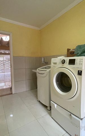 Casa à venda com 165m², 3 quartos e 2 vagas Casa à venda com 165m², 3 quartos e 2 vagasÁrea de Serviço
