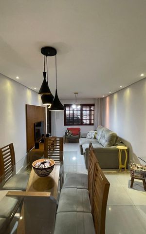 Casa à venda com 165m², 3 quartos e 2 vagas Casa à venda com 165m², 3 quartos e 2 vagasSala