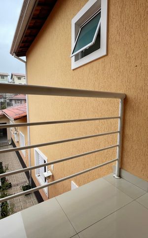 Casa à venda com 165m², 3 quartos e 2 vagas Casa à venda com 165m², 3 quartos e 2 vagasVaranda da Sala
