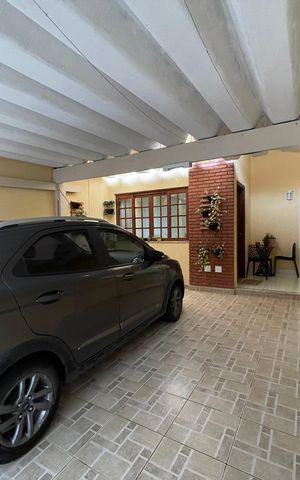 Casa à venda com 165m², 3 quartos e 2 vagas Casa à venda com 165m², 3 quartos e 2 vagasGaragem