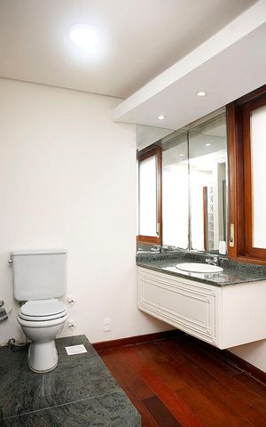 Apartamento à venda com 300m², 4 quartos e 3 vagasBanheiro da Suíte