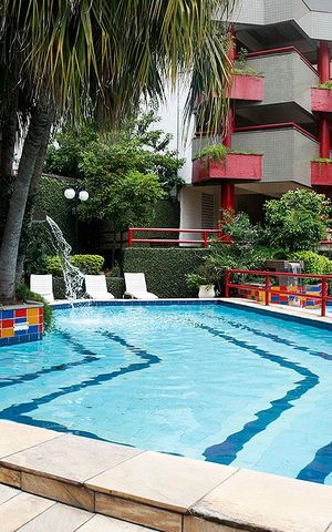 Apartamento à venda com 300m², 4 quartos e 3 vagasÁrea Comum - Piscinas
