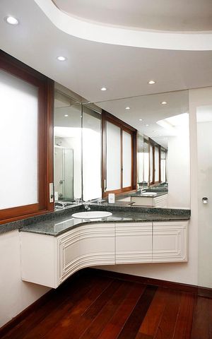 Apartamento à venda com 300m², 4 quartos e 3 vagasBanheiro da Suíte