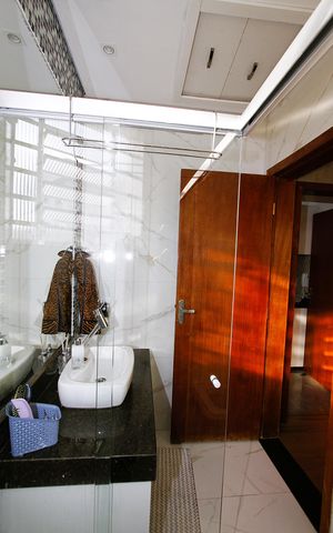 Casa à venda com 150m², 3 quartos e 2 vagasBanheiro 2
