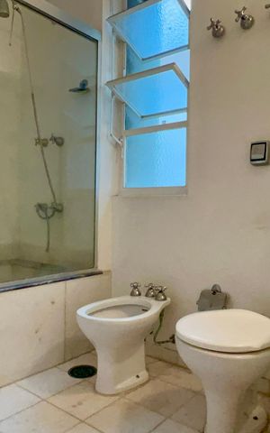 Apartamento à venda com 180m², 3 quartos e 1 vaga Apartamento à venda com 180m², 3 quartos e 1 vagaBanheiro da Suíte