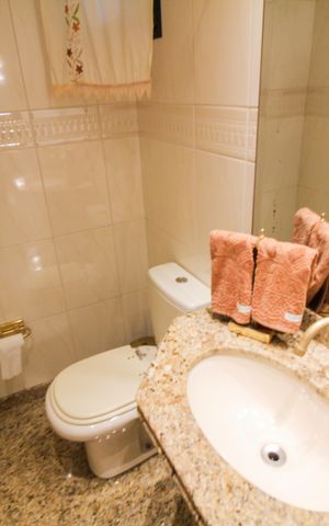 Apartamento à venda com 168m², 4 quartos e 3 vagas Apartamento à venda com 168m², 4 quartos e 3 vagasLavabo