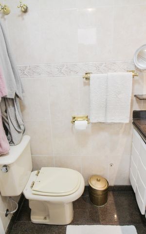 Apartamento à venda com 168m², 4 quartos e 3 vagas Apartamento à venda com 168m², 4 quartos e 3 vagasBanheiro Suíte 1