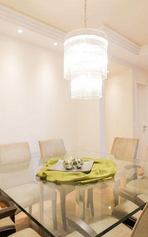 Apartamento à venda com 168m², 4 quartos e 3 vagas Apartamento à venda com 168m², 4 quartos e 3 vagasSala de Jantar