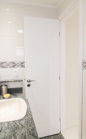 Apartamento à venda com 168m², 4 quartos e 3 vagas Apartamento à venda com 168m², 4 quartos e 3 vagasBanheiro Suíte 2