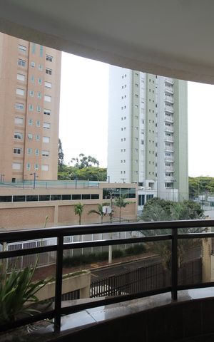 Apartamento à venda com 168m², 4 quartos e 3 vagas Apartamento à venda com 168m², 4 quartos e 3 vagasSala - Varanda
