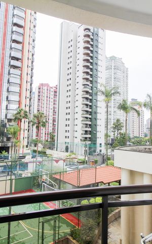 Apartamento à venda com 168m², 4 quartos e 3 vagas Apartamento à venda com 168m², 4 quartos e 3 vagasSuíte 1 - Varanda