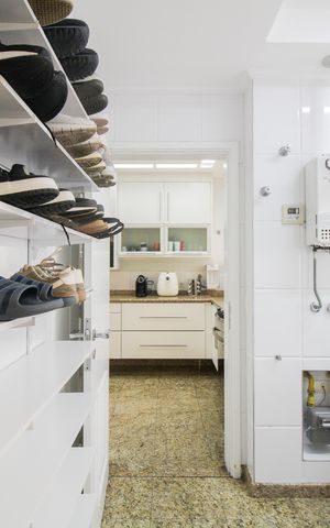 Apartamento à venda com 168m², 4 quartos e 3 vagas Apartamento à venda com 168m², 4 quartos e 3 vagasEntrada de Serviço