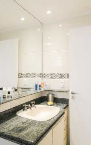 Apartamento à venda com 168m², 4 quartos e 3 vagas Apartamento à venda com 168m², 4 quartos e 3 vagasBanheiro Suíte 2