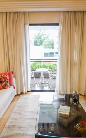 Apartamento à venda com 168m², 4 quartos e 3 vagas Apartamento à venda com 168m², 4 quartos e 3 vagasSala