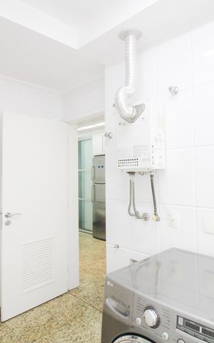 Apartamento à venda com 168m², 4 quartos e 3 vagas Apartamento à venda com 168m², 4 quartos e 3 vagasÁrea de Serviço
