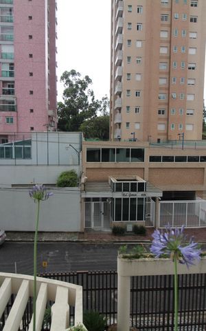 Apartamento à venda com 168m², 4 quartos e 3 vagas Apartamento à venda com 168m², 4 quartos e 3 vagasSala - Varanda