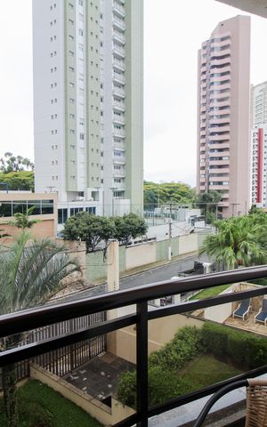 Apartamento à venda com 168m², 4 quartos e 3 vagas Apartamento à venda com 168m², 4 quartos e 3 vagasSuíte 3 - Varanda