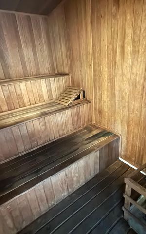 Apartamento à venda com 168m², 4 quartos e 3 vagas Apartamento à venda com 168m², 4 quartos e 3 vagasÁrea comum - Sauna