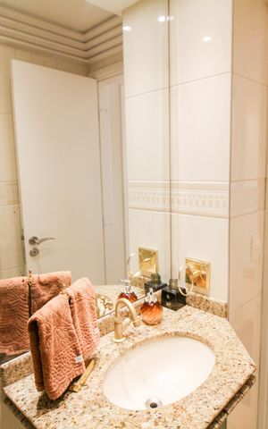 Apartamento à venda com 168m², 4 quartos e 3 vagas Apartamento à venda com 168m², 4 quartos e 3 vagasLavabo