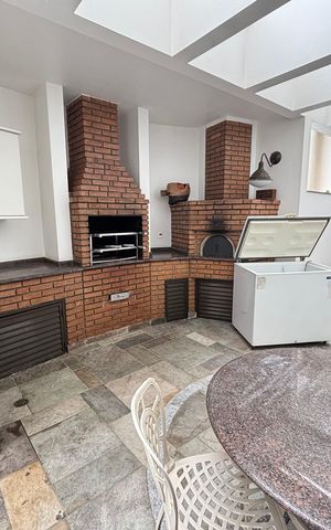 Apartamento à venda com 168m², 4 quartos e 3 vagas Apartamento à venda com 168m², 4 quartos e 3 vagasÁrea comum - Churrasqueira 2