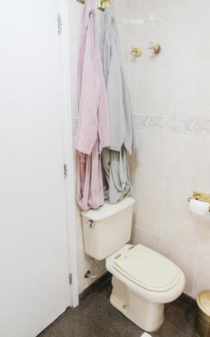 Apartamento à venda com 168m², 4 quartos e 3 vagas Apartamento à venda com 168m², 4 quartos e 3 vagasBanheiro Suíte 1