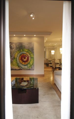 Apartamento à venda com 168m², 4 quartos e 3 vagas Apartamento à venda com 168m², 4 quartos e 3 vagasSala - Varanda