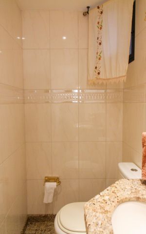 Apartamento à venda com 168m², 4 quartos e 3 vagas Apartamento à venda com 168m², 4 quartos e 3 vagasLavabo
