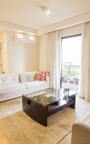 Apartamento à venda com 168m², 4 quartos e 3 vagas Apartamento à venda com 168m², 4 quartos e 3 vagasSala