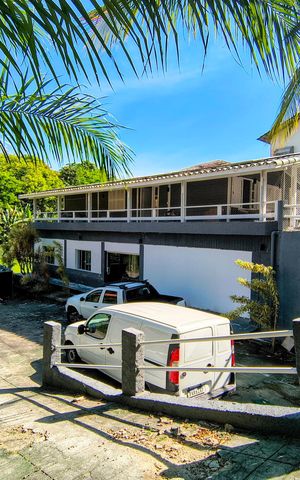 Casa de condomínio à venda com 750m², 3 quartos e 6 vagas