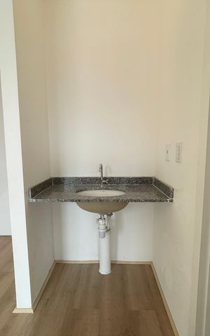 Apartamento à venda com 37m², 2 quartos e sem vaga Apartamento à venda com 37m², 2 quartos e sem vagaBanheiro
