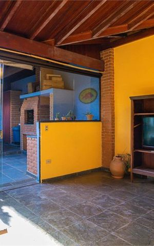 Casa à venda com 125m², 2 quartos e 2 vagas