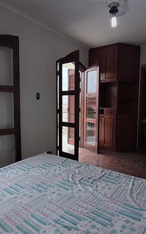 Casa à venda com 250m², 4 quartos e 3 vagas Casa à venda com 250m², 4 quartos e 3 vagasSuíte