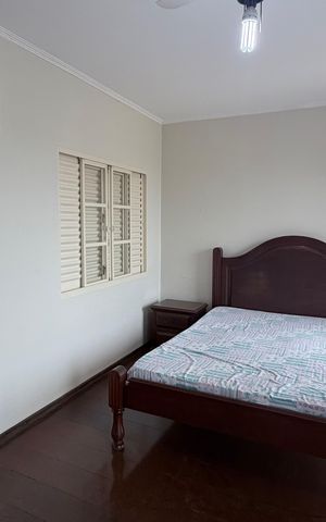 Casa à venda com 250m², 4 quartos e 3 vagas Casa à venda com 250m², 4 quartos e 3 vagasSuíte