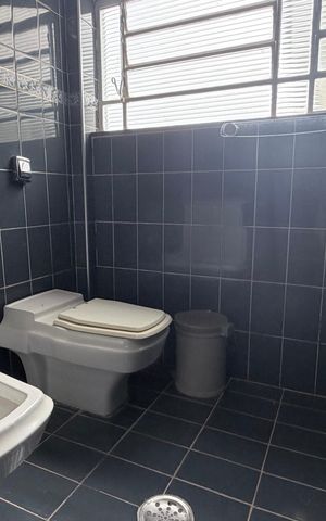 Casa à venda com 250m², 4 quartos e 3 vagas Casa à venda com 250m², 4 quartos e 3 vagasBanheiro da Suíte