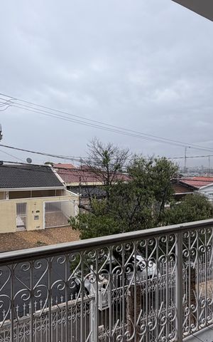 Casa à venda com 250m², 4 quartos e 3 vagas Casa à venda com 250m², 4 quartos e 3 vagasVaranda