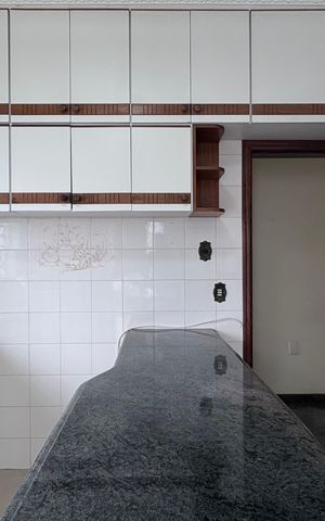 Casa à venda com 250m², 4 quartos e 3 vagas Casa à venda com 250m², 4 quartos e 3 vagasCozinha