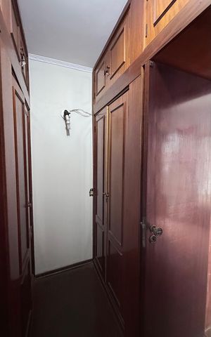 Casa à venda com 250m², 4 quartos e 3 vagas Casa à venda com 250m², 4 quartos e 3 vagasCloset da suíte