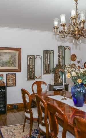 Casa à venda com 787m², 4 quartos e 8 vagas Casa à venda com 787m², 4 quartos e 8 vagasSala de Jantar