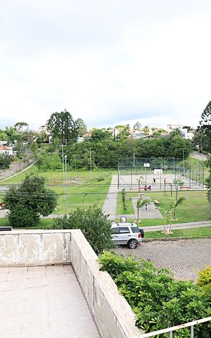 Casa à venda com 300m², 4 quartos e 2 vagasVista da Janela da Sala