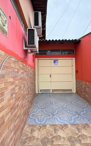 Casa à venda com 200m², 3 quartos e 2 vagas Casa à venda com 200m², 3 quartos e 2 vagasfachada DYKH-154