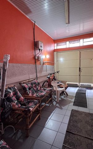 Casa à venda com 200m², 3 quartos e 2 vagas Casa à venda com 200m², 3 quartos e 2 vagasgaragem